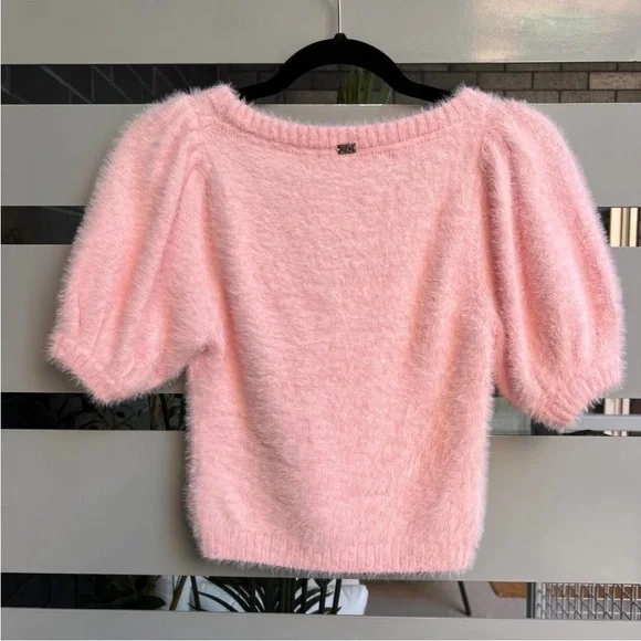 For Love & Lemons Anastasia
Carnation Cropped Sweater Size
XXS - Picture 3 of 7